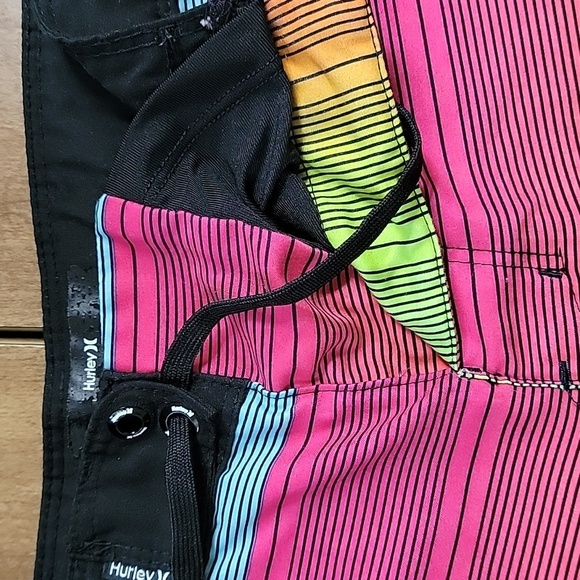 Boys Hurley Striped Board Shorts, Pink and Black, Size 7, EUC - Picture 5 of 7